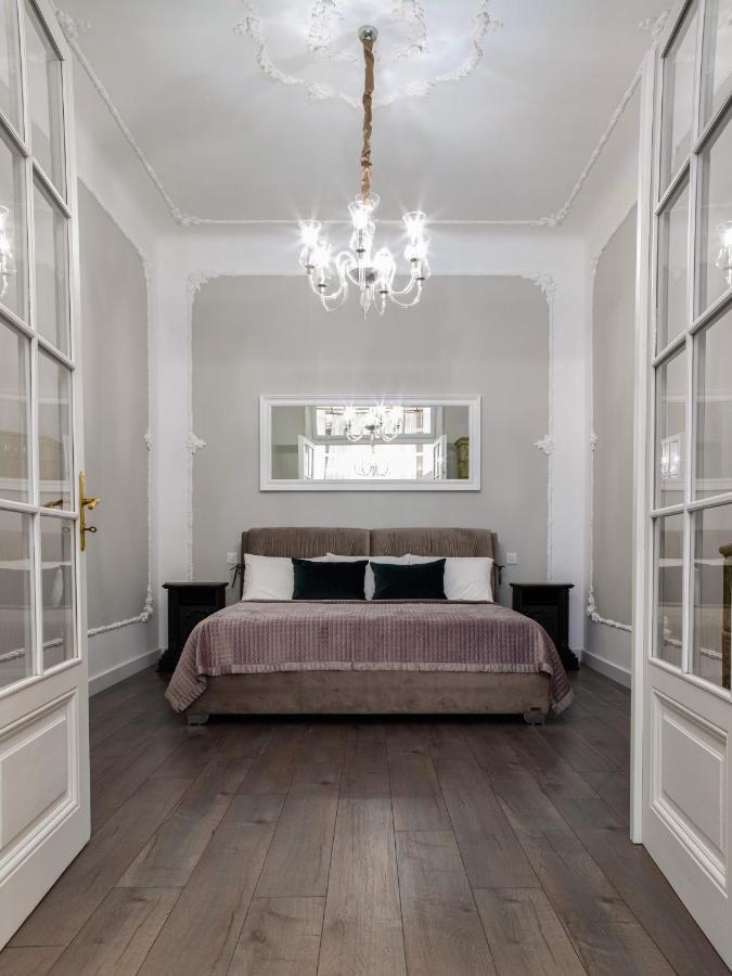 3 Room Apartments , Rohatyntsyv Street Lviv Dış mekan fotoğraf